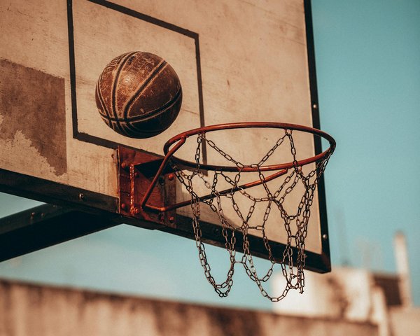 Créer son propre maillot de basket : les meilleurs services en ligne
